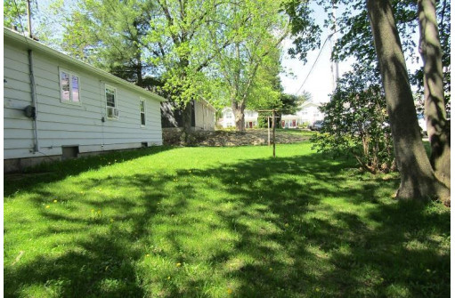 320 Joy Ave, Ripon, WI 54971