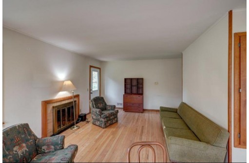 5401 Whitcomb Dr, Madison, WI 53711