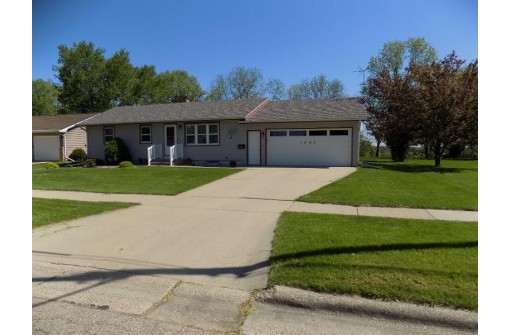 1445 Marquette St, Janesville, WI 53546