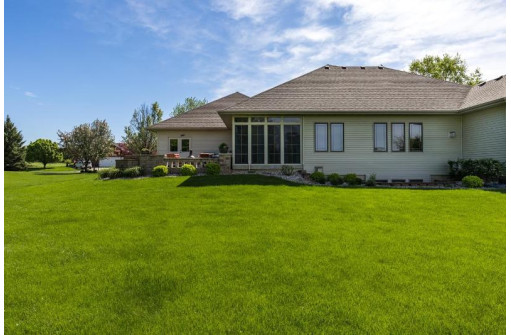 3033 Saddle Brooke Tr, Sun Prairie, WI 53590