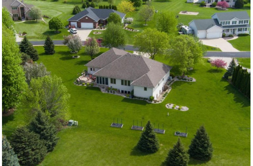 3033 Saddle Brooke Tr, Sun Prairie, WI 53590