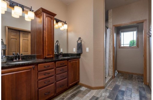 3033 Saddle Brooke Tr, Sun Prairie, WI 53590