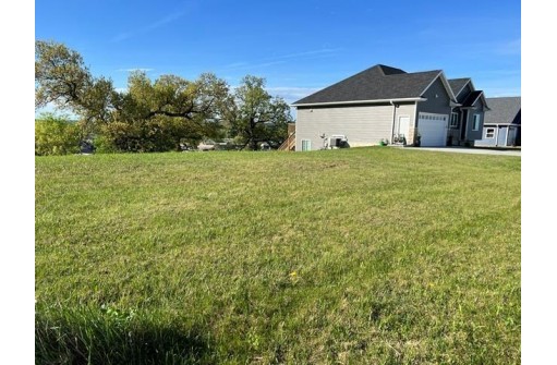 2128 Eastridge Cir, Reedsburg, WI 53959