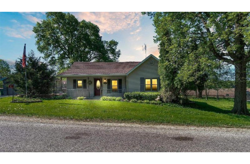 423 W Sunny Lane Rd, Janesville, WI 53546