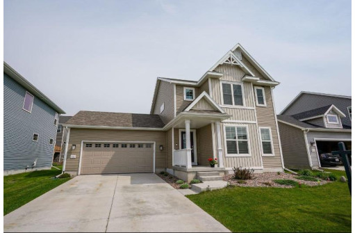 129 Crooked Tree Dr, DeForest, WI 53532