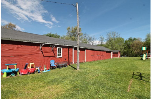 17718 W Avon North Townline Rd, Brodhead, WI 53520