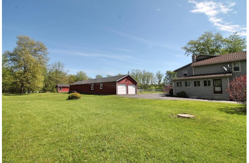 17718 W Avon North Townline Rd, Brodhead, WI 53520