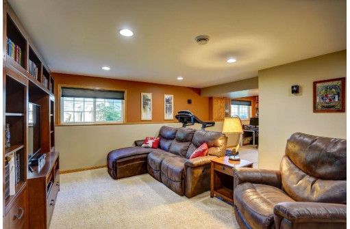 7622 Lindemann Tr, Madison, WI 53719