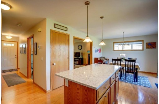 7622 Lindemann Tr, Madison, WI 53719