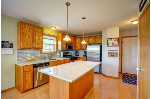 7622 Lindemann Tr, Madison, WI 53719