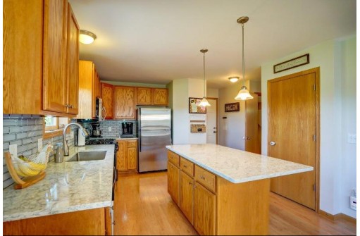 7622 Lindemann Tr, Madison, WI 53719