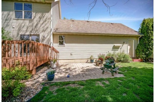 6630 Parkway Dr, Sun Prairie, WI 53590