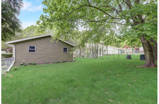 2809 Crest Line Dr, Madison, WI 53704