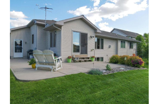 403 Skyview Dr, Waunakee, WI 53597