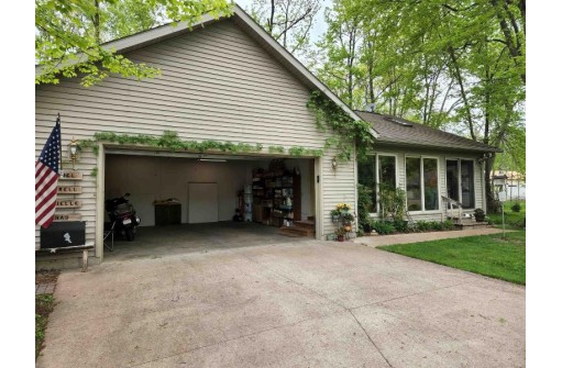 W6038 County Road D, Packwaukee, WI 53949