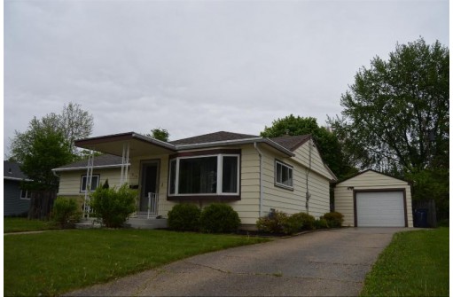 914 N Martin Rd, Janesville, WI 53545