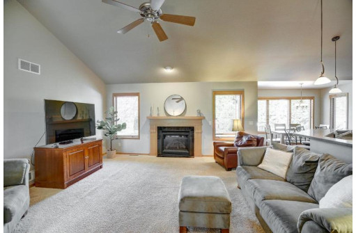 306 Breckenridge Rd, Verona, WI 53593