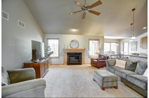 306 Breckenridge Rd, Verona, WI 53593