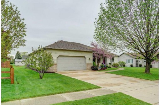 310 W Freidel Dr, Marshall, WI 53559