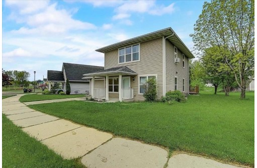 267 Sweet Grass Dr, Sun Prairie, WI 53590