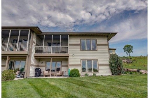 1402 Palm Grass Pass, Waunakee, WI 53597