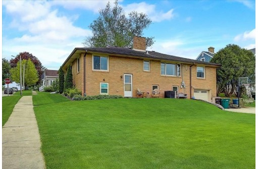 500 5th Ave, New Glarus, WI 53574