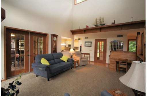 5011 Rustic Way, McFarland, WI 53558