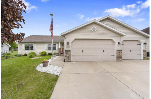 900 Hanksfield Pl, Prairie Du Sac, WI 53578