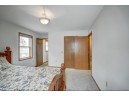 2835 Warner Ln, Madison, WI 53713