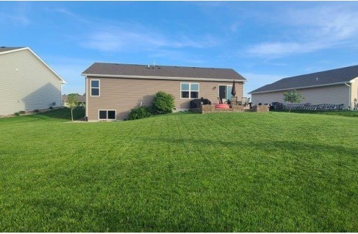 2727 Kells Way, Janesville, WI 53546