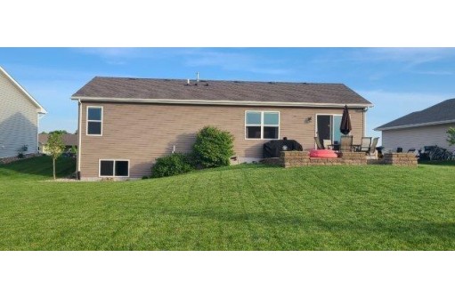 2727 Kells Way, Janesville, WI 53546