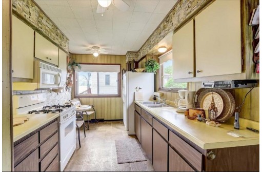 W11365 County Road V, Lodi, WI 53555