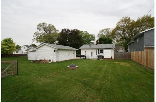 320 N Pine St, Janesville, WI 53548