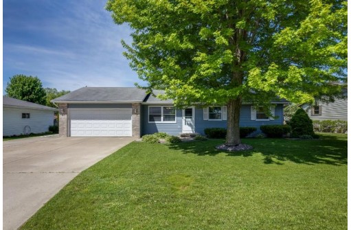 118 Teddy St, Brooklyn, WI 53521