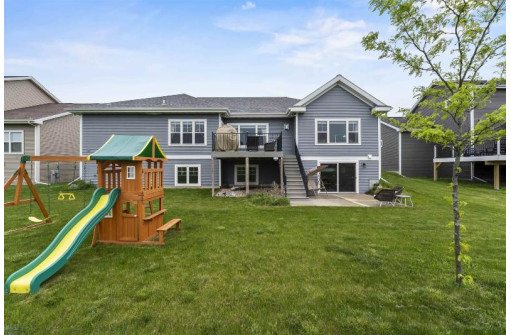 626 Big Stone Tr, Middleton, WI 53562