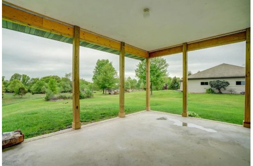 N6917 Bobbi Rd, Pardeeville, WI 53954-9000