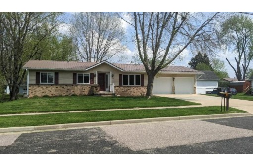 625 Preston Ave, Reedsburg, WI 53959