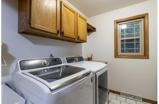 W3435 Woodside Rd, Belleville, WI 53508