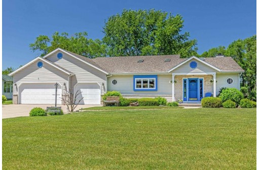 316 W Division St, Mazomanie, WI 53560