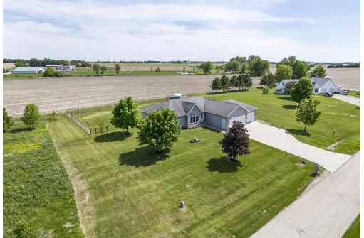 W10789 Mikard Rd, Beaver Dam, WI 53916