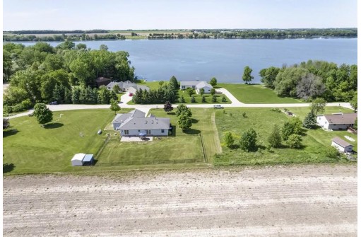 W10789 Mikard Rd, Beaver Dam, WI 53916