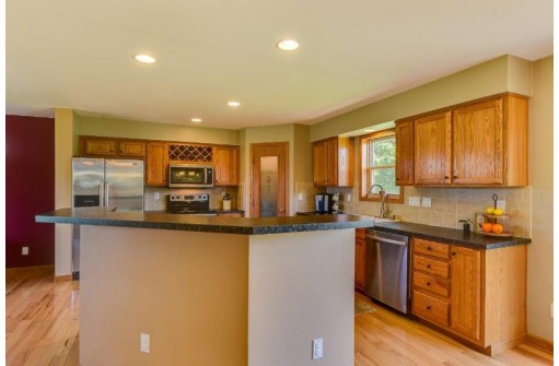 1426 Chadsworth Dr, Sun Prairie, WI 53590