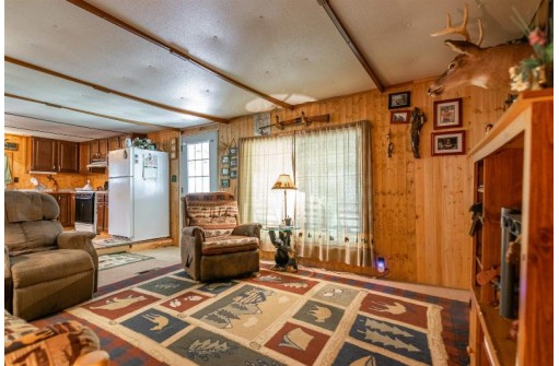 695 Badger Ln, Hancock, WI 54943