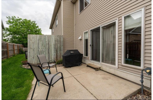 1325 Glacier Hill Dr 1, Madison, WI 53704