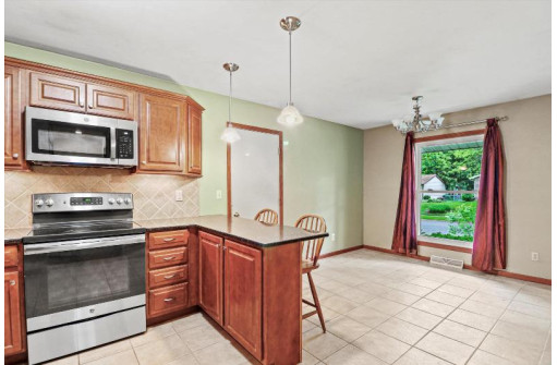 1630 Redwood Ln, Madison, WI 53711