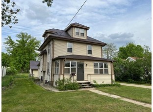 145 S Dewey Ave Reedsburg, WI 53959