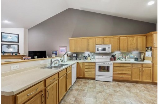 6303 Maywick Dr, Madison, WI 53718