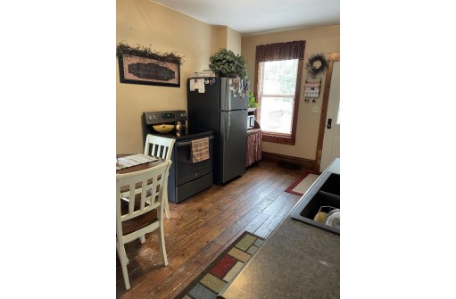 765 Broadway St, Platteville, WI 53818