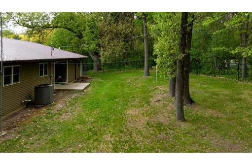 W1168 Lillian St, Green Lake, WI 54941