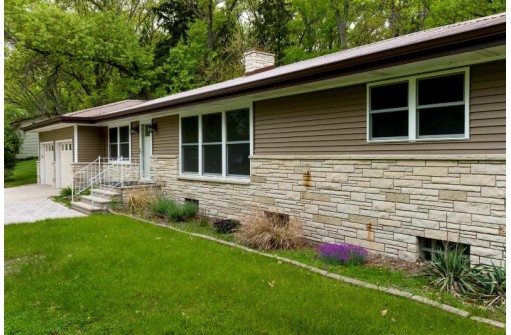 W1168 Lillian St, Green Lake, WI 54941